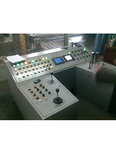 鍛造機組操作(zuo)台