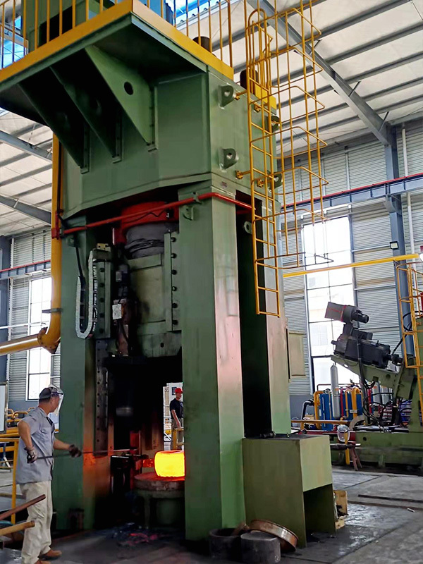 1600T開(kāi)坯液壓機-江蘇(sū)弘揚