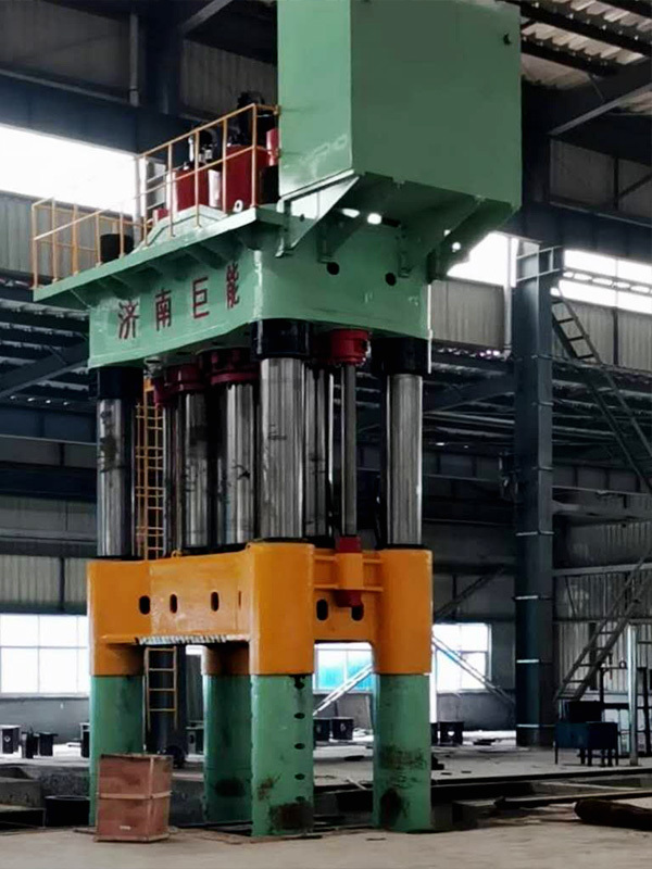 2500T鍛(duan)造液壓機-河北(bei)大鼎